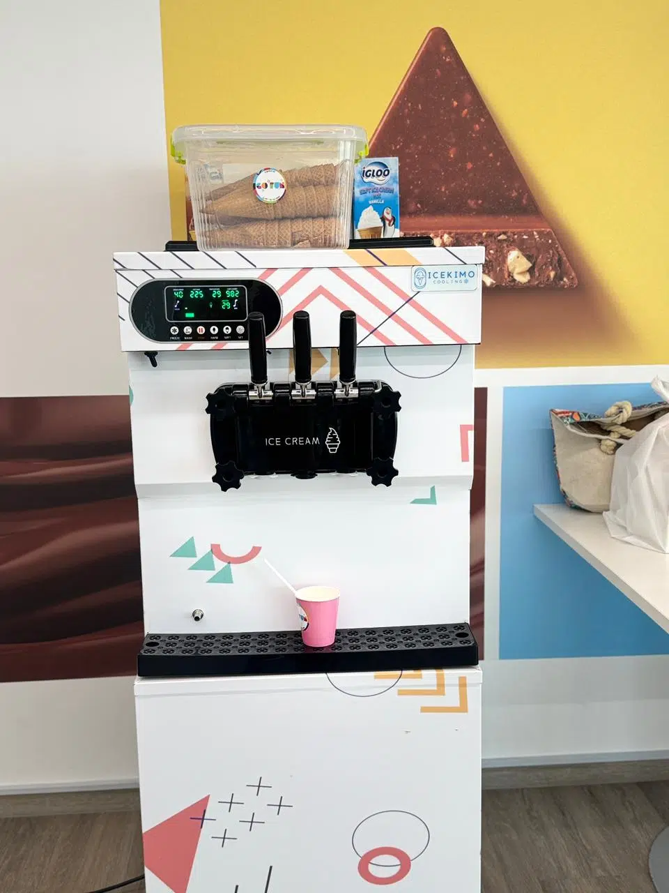 ice-cream-machine-rental-in-Dubai